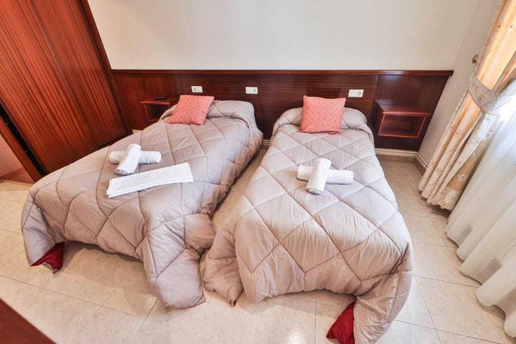 Twin Room with Private Bathroom room - Image 1