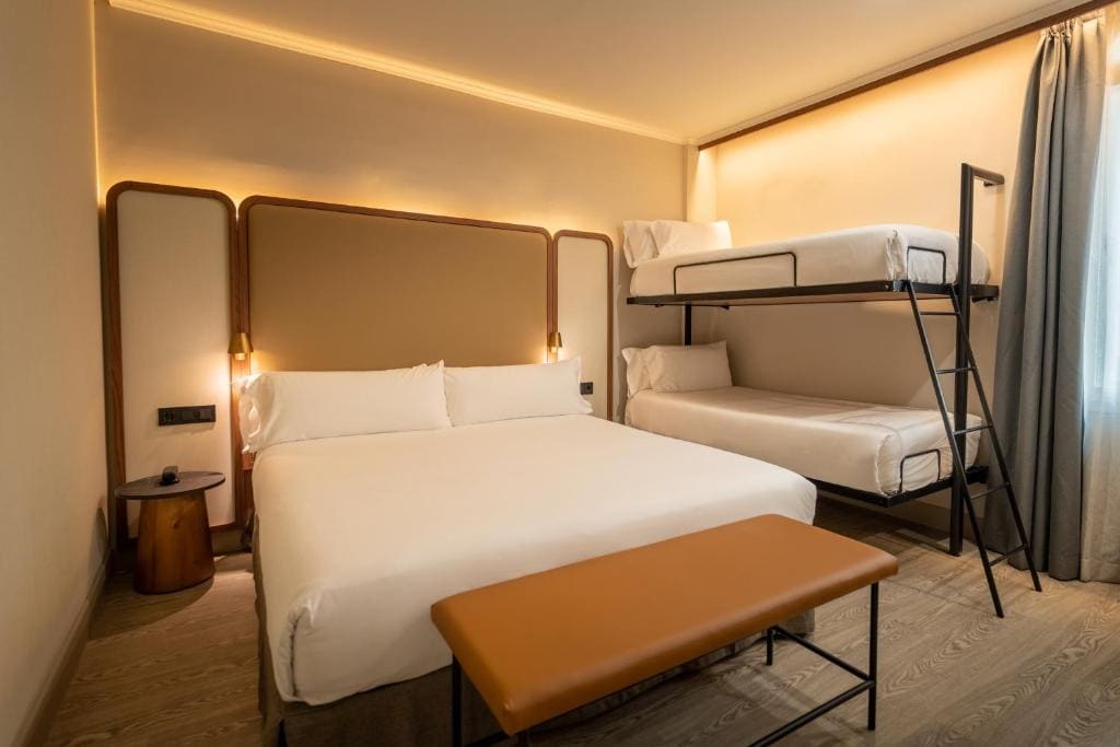 Quadruple Room (4 Adults) room - Image 1