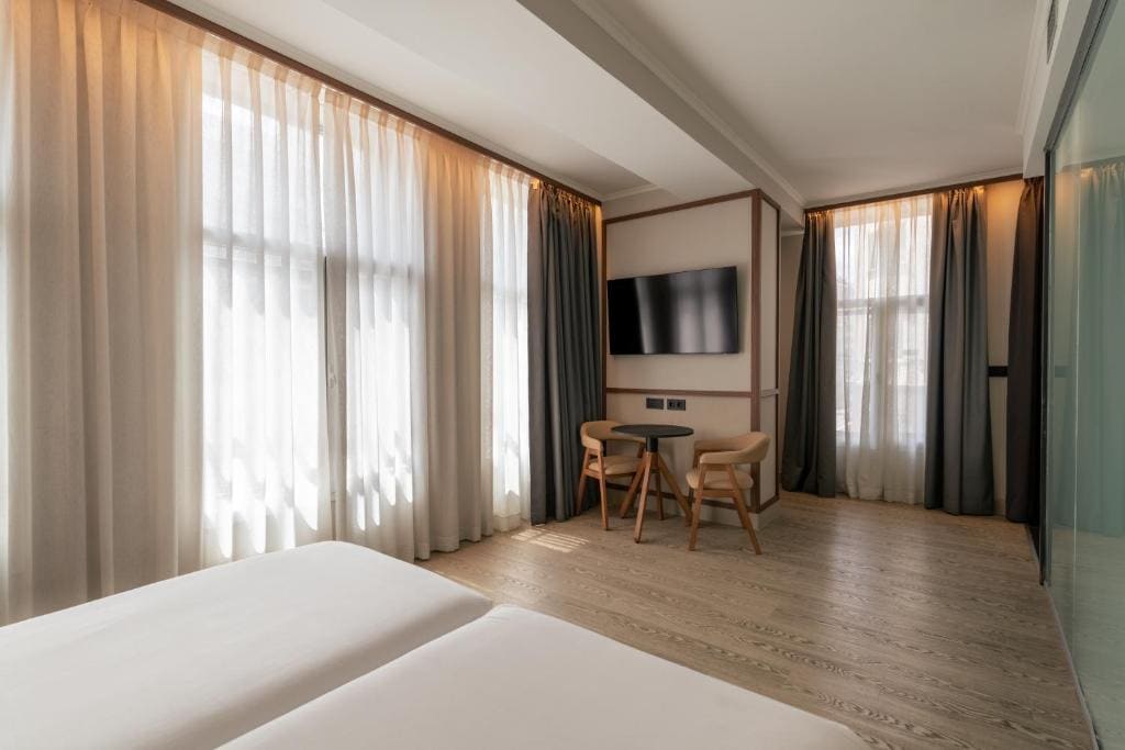 Superior Double Room room - Image 3