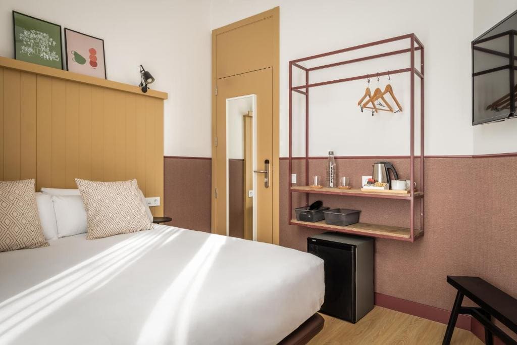 Double Room with City View room - Image 1