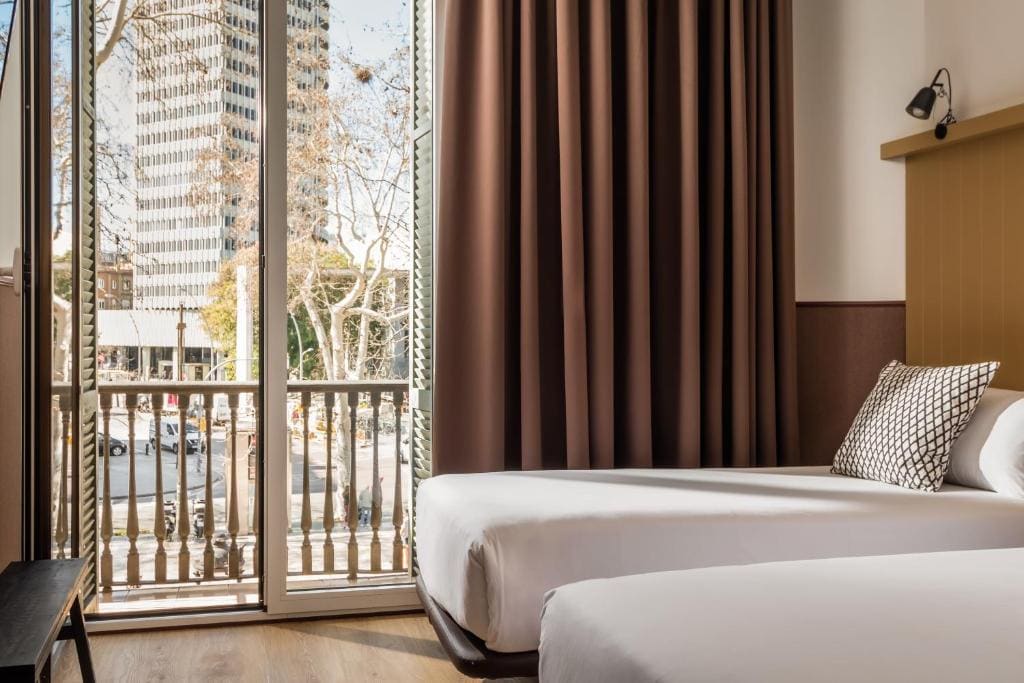 Double Room with Extra Bed room - Image 2