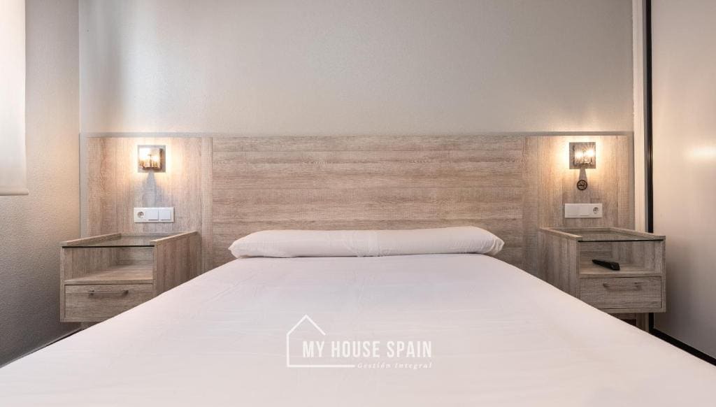 Double Room with Private Bathroom room - Image 3