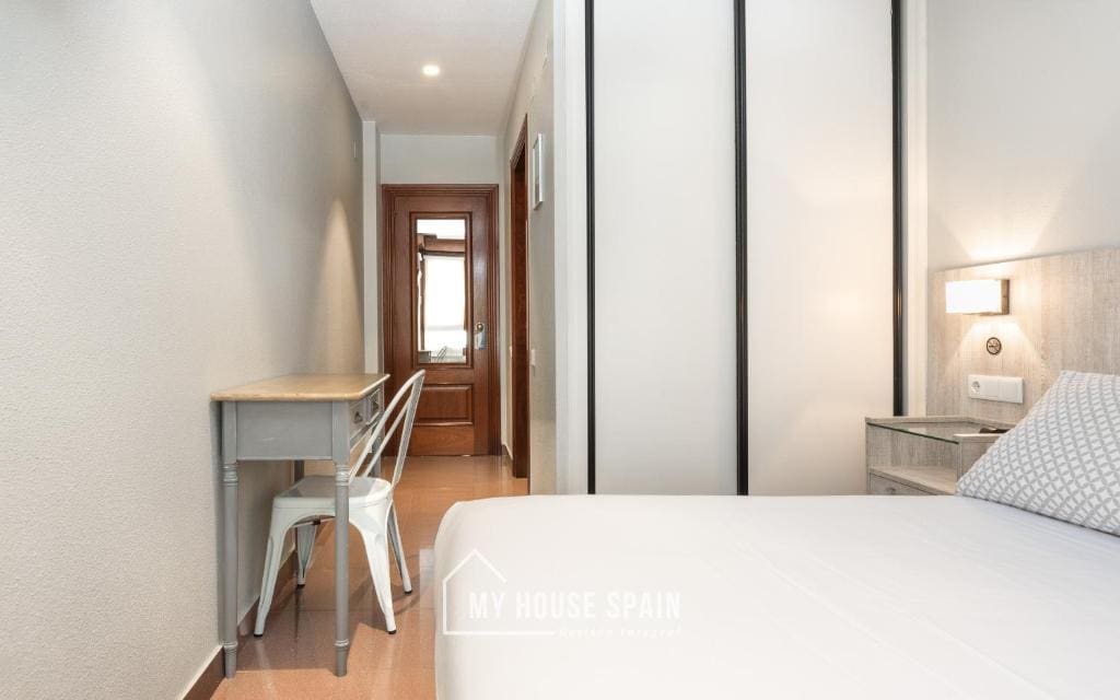 Double Room with Private Bathroom room - Image 1