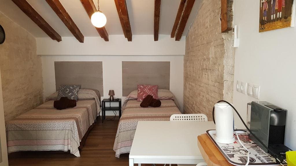 Deluxe Double or Twin Room room - Image 2