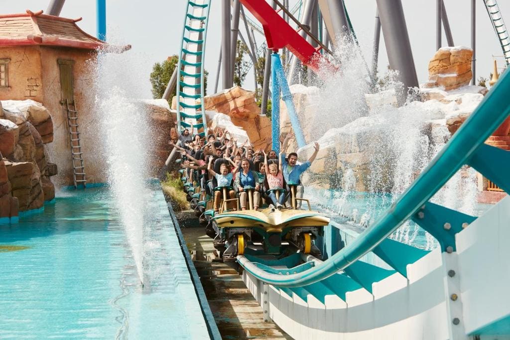 Standard (2 adults) with Access to Amusement Park + 1 Access to Ferrari Land room - Image 1