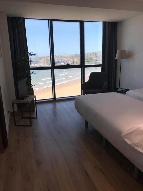 Family Room with Sea View room - Image 2