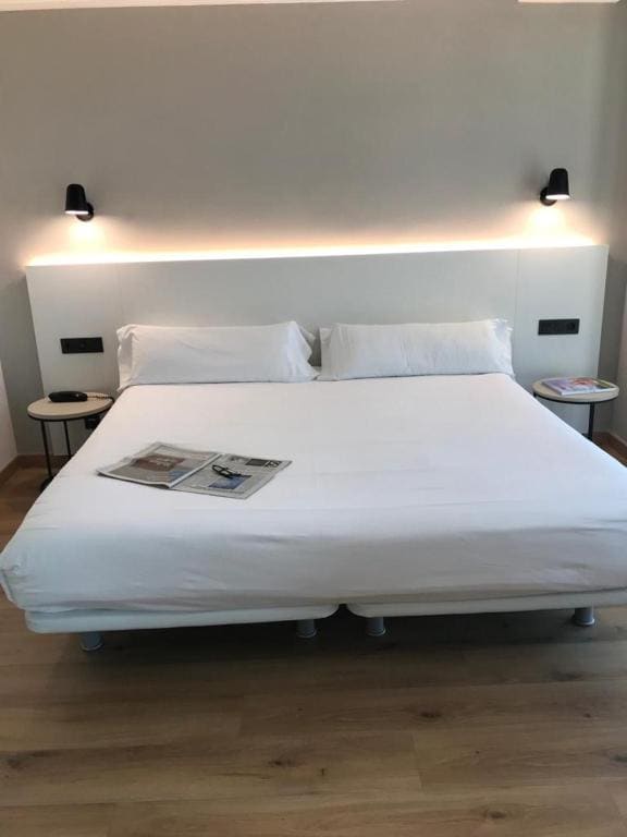 Superior Double Room with Sea View room - Image 1