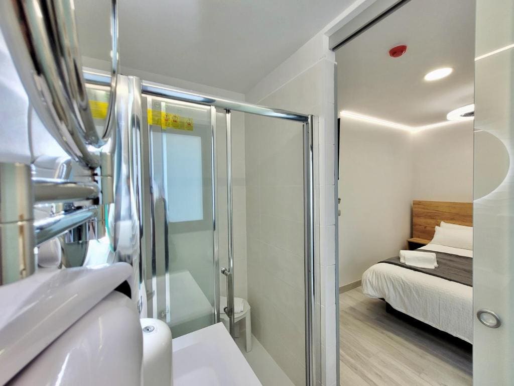 Standard Double Room room - Image 3