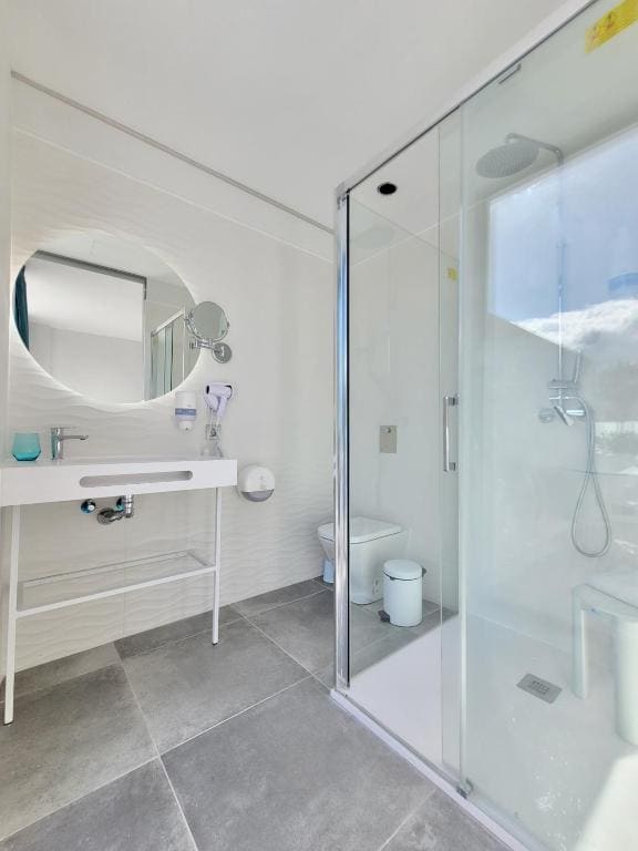 Premium Double Room with Terrace Mountain View room - Image 2