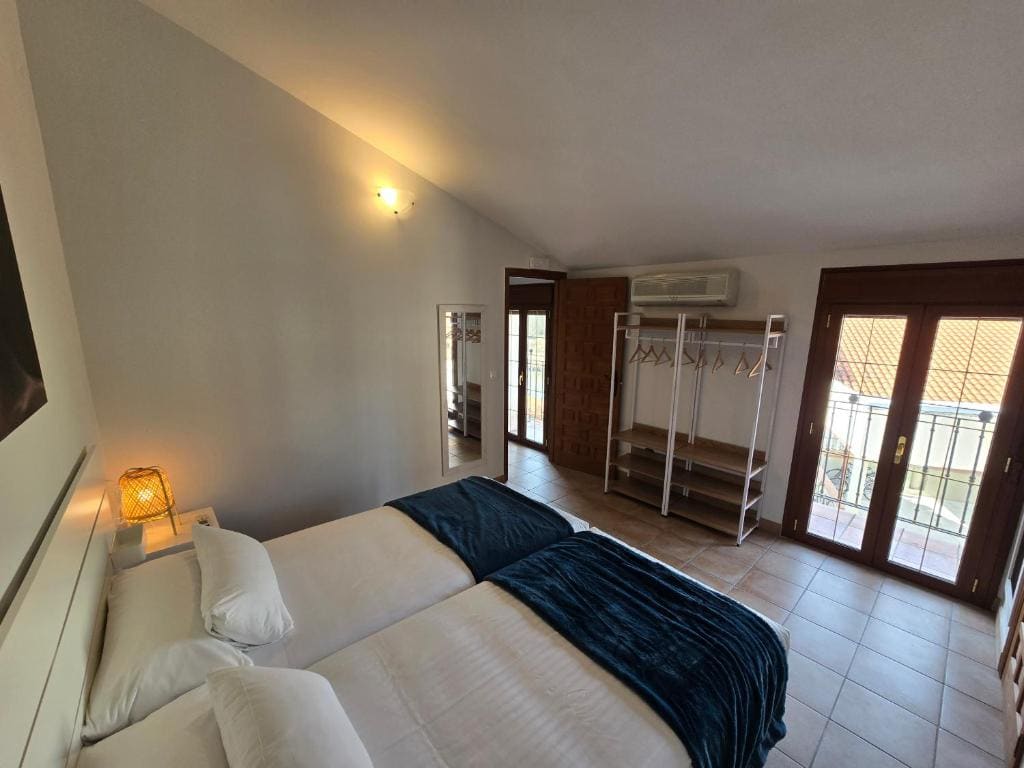 One-Bedroom Apartment with River View room - Image 1