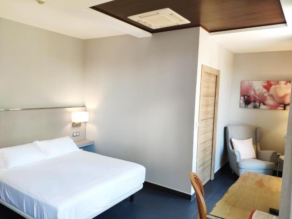 Deluxe Double Room with River View room - Image 3