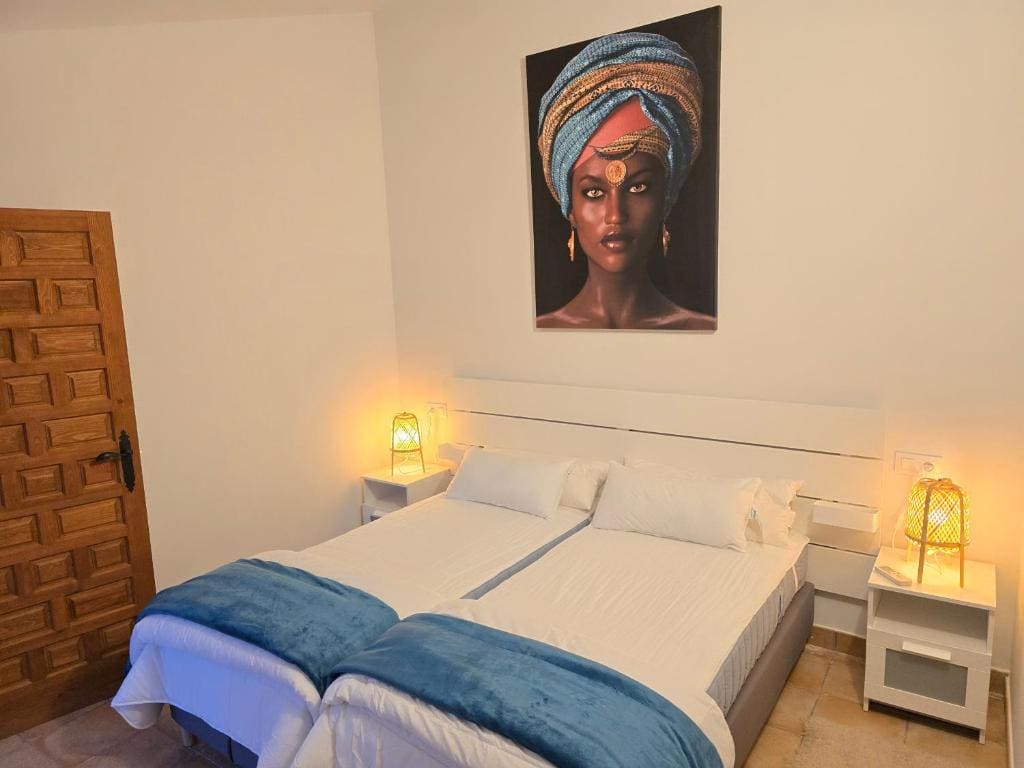 One-Bedroom Apartment with River View room - Image 2