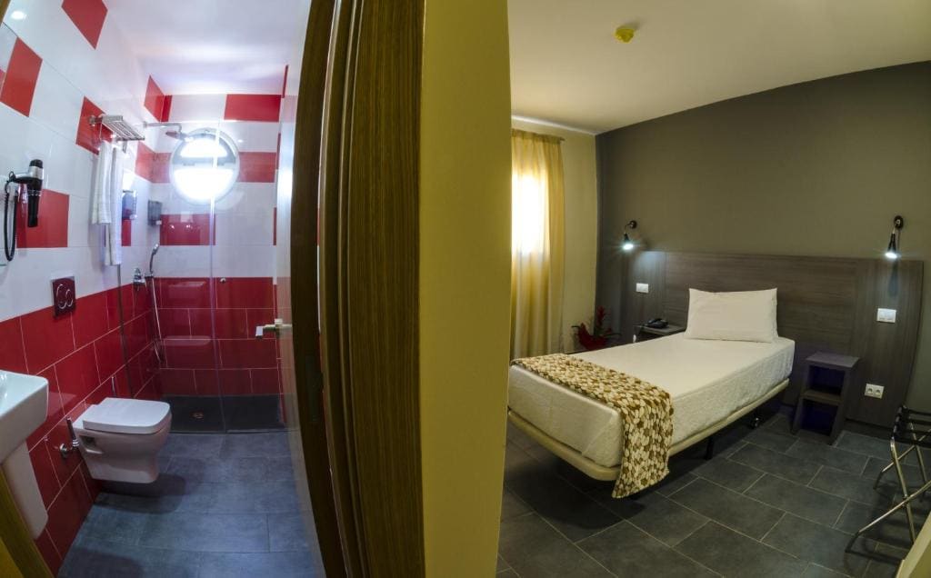 Deluxe Single Room room - Image 2