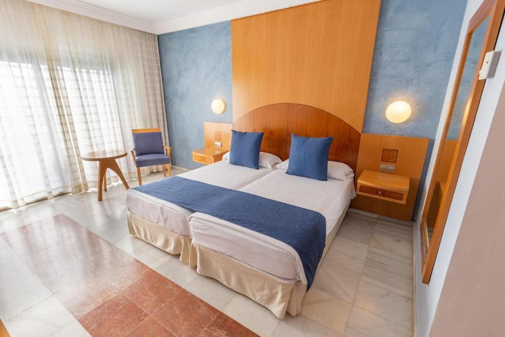 Deluxe Suite room - Image 1