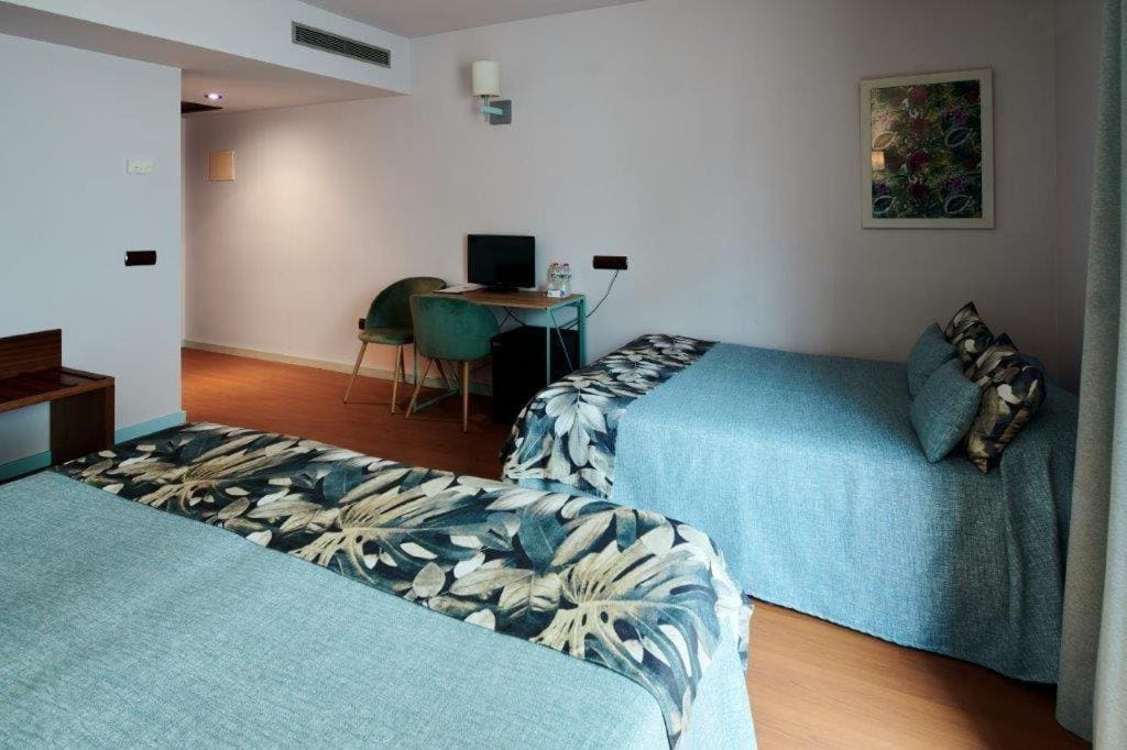 Quadruple Room room - Image 1