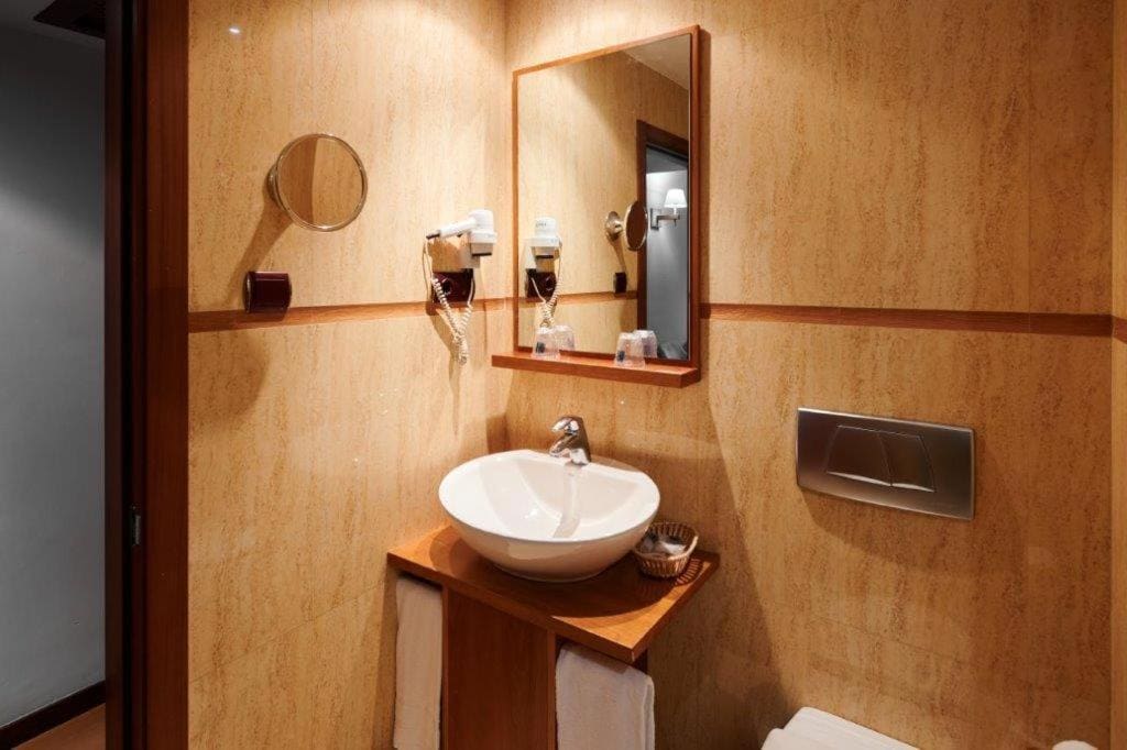 Quadruple Room room - Image 3