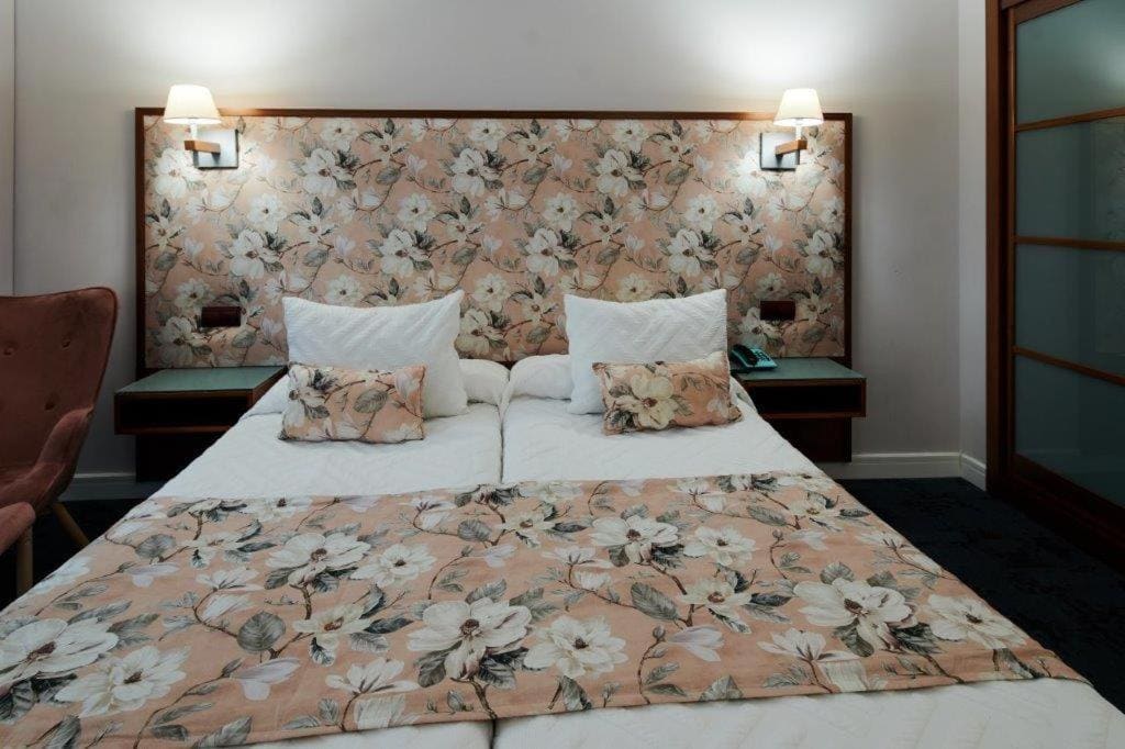 Double or Twin Room room - Image 3