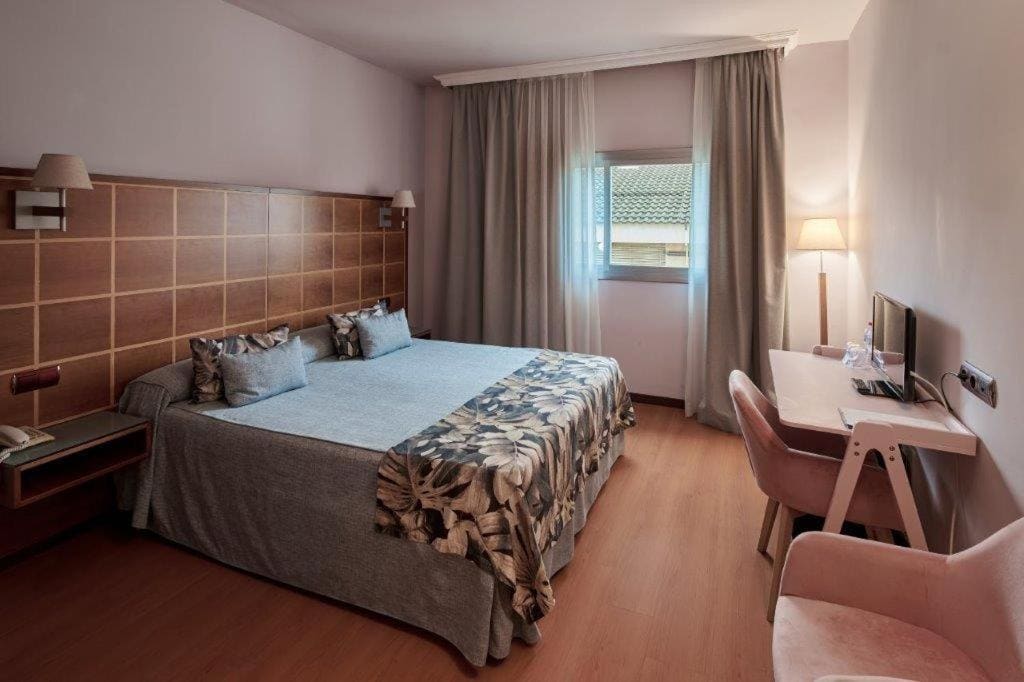 Double or Twin Room room - Image 2