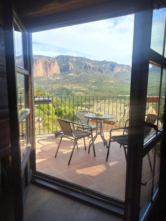 Standard Double Room with Views room - Image 3