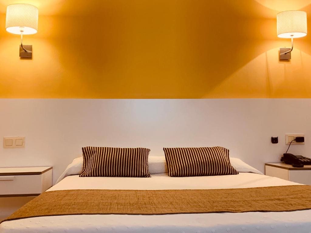 Double or Twin Room room - Image 3