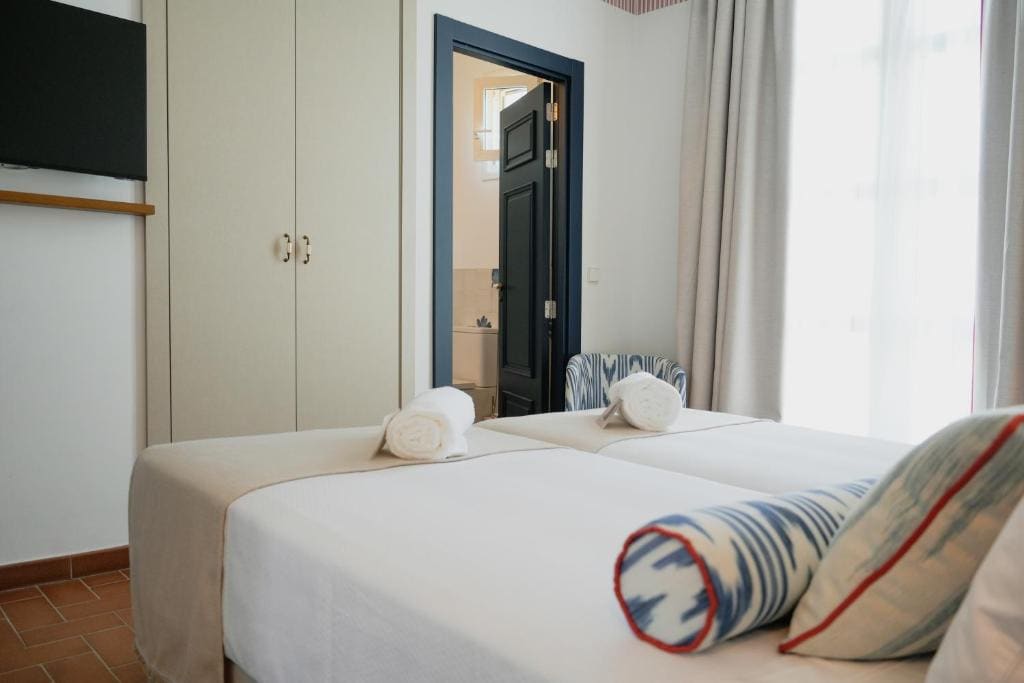 Basic Double or Twin Room room - Image 2
