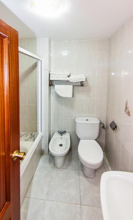 Large Double Room room - Image 1