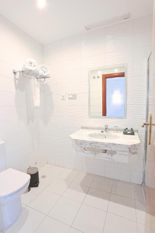 Standard Double Room room - Image 2