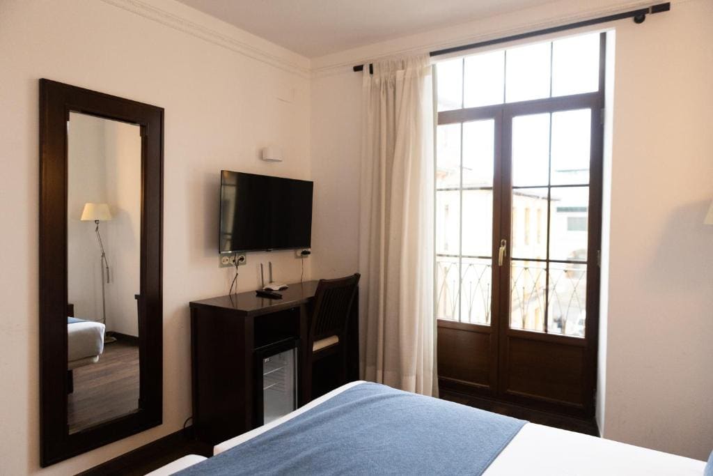 Standard Double Room room - Image 3