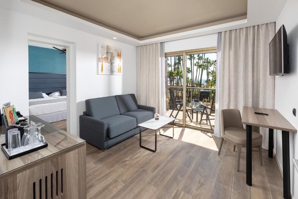 Double Room with Lateral Ocean View room - Image 1