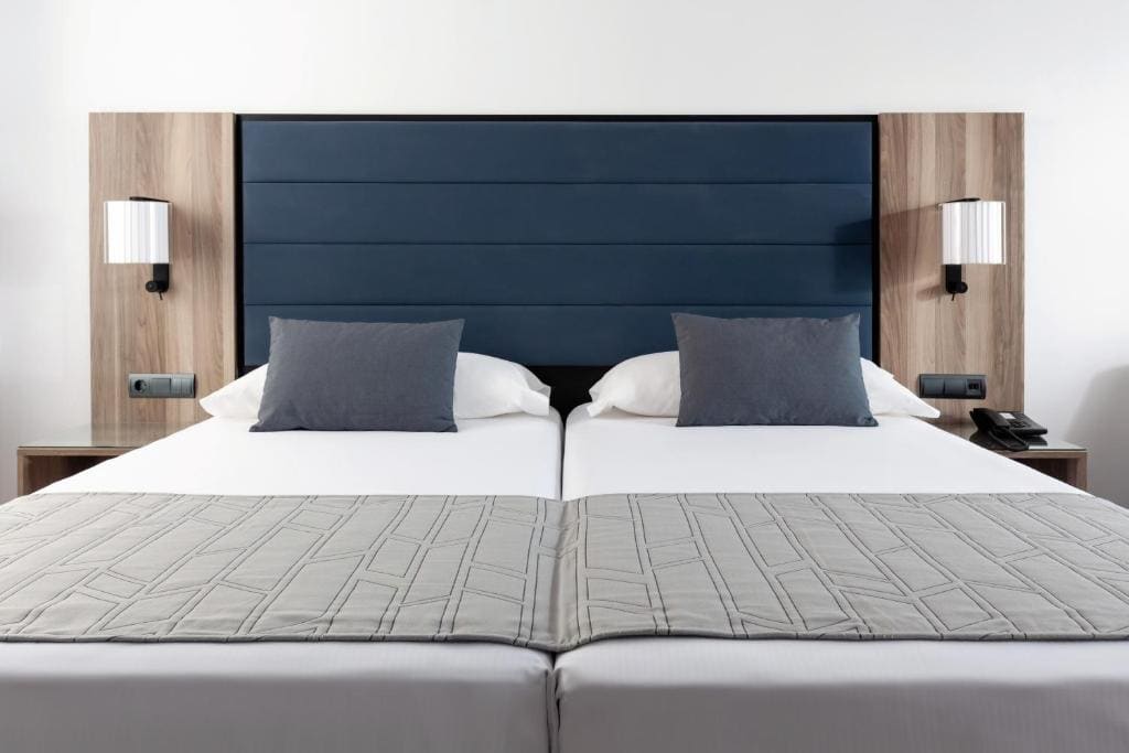 Double Room with Garden View room - Image 2