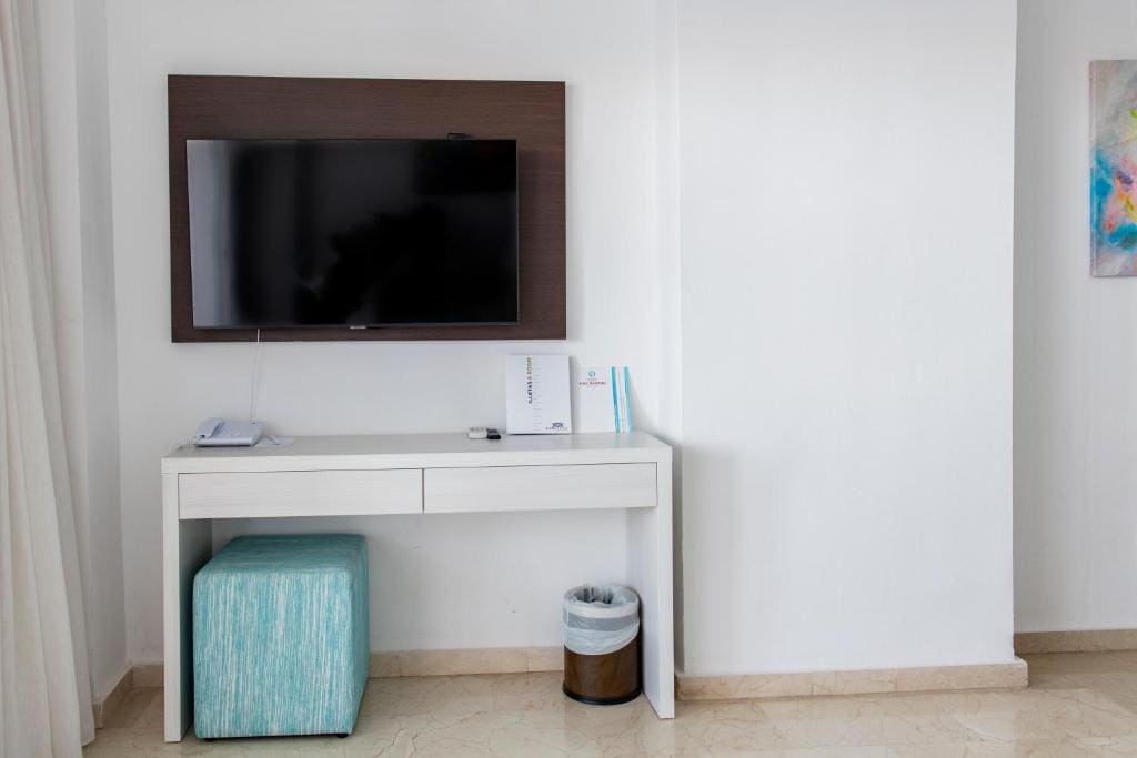 Suite with Sea View room - Image 3