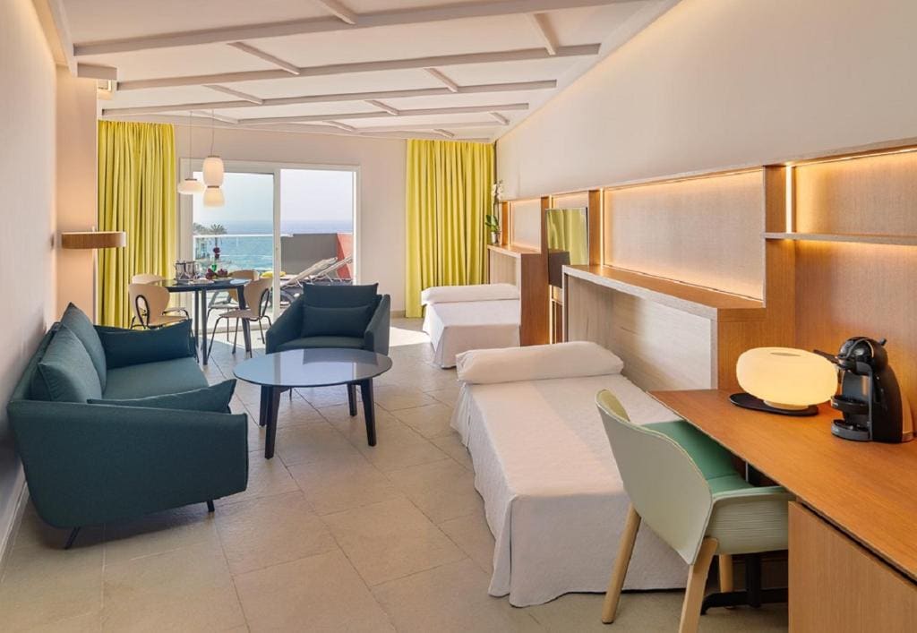 Suite with Sea View room - Image 3