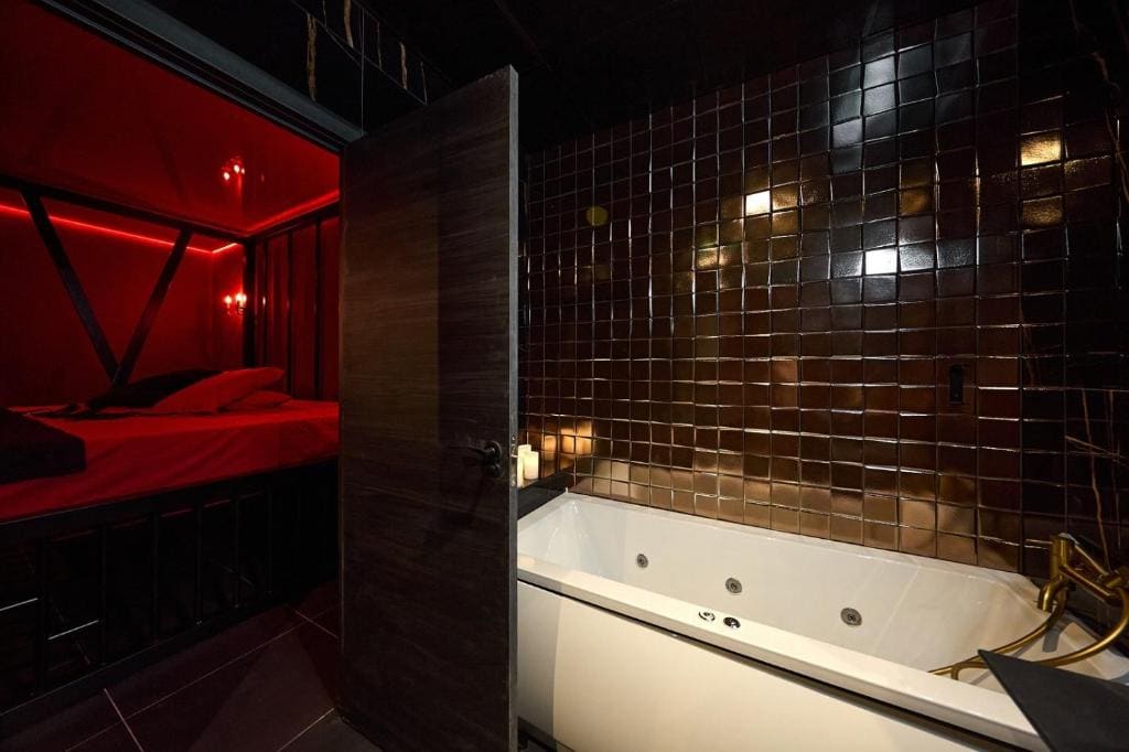 Suite room - Image 1