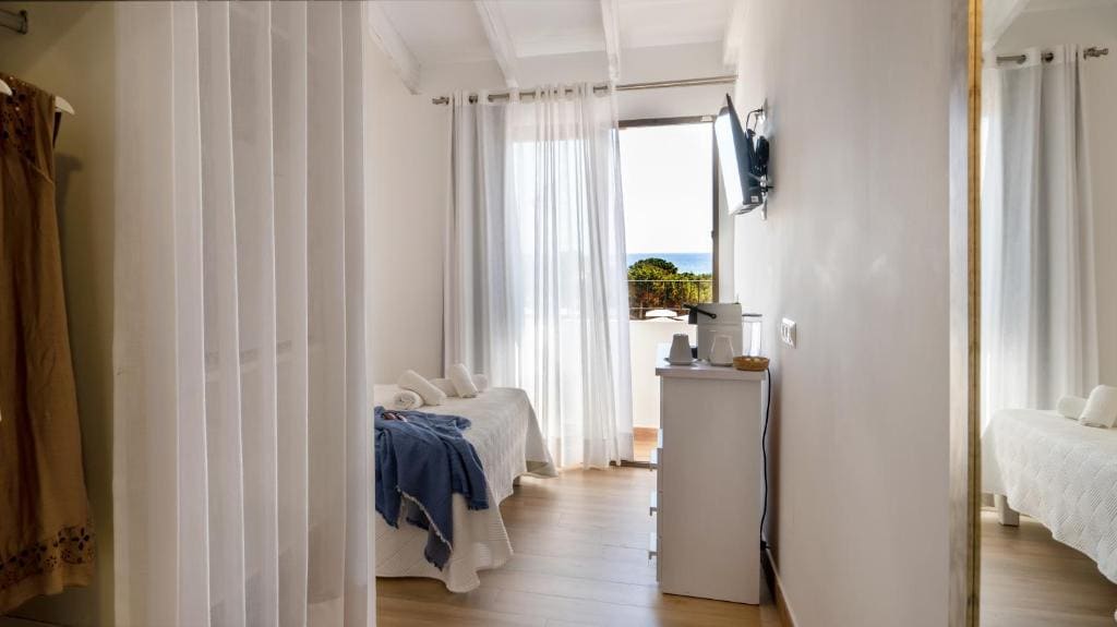 Deluxe Double or Twin Room room - Image 1