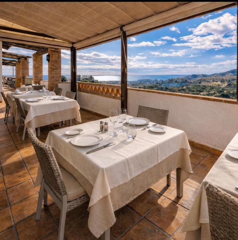 Triple Room with View room - Image 1