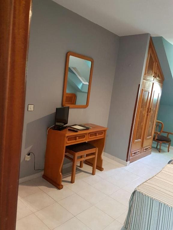 Standard Triple Room room - Image 1