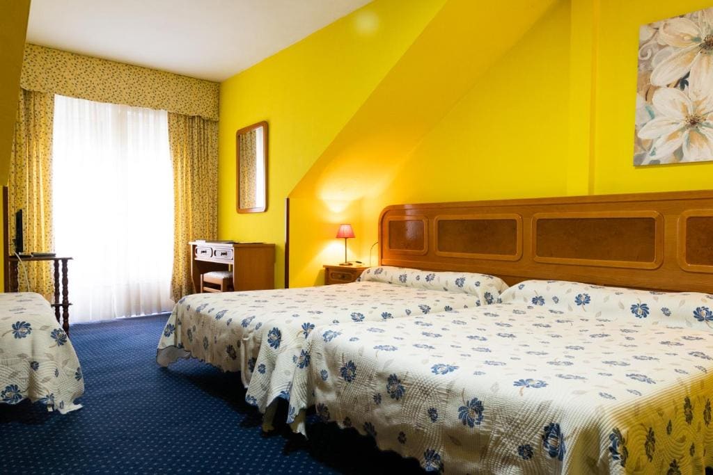 Standard Triple Room room - Image 3