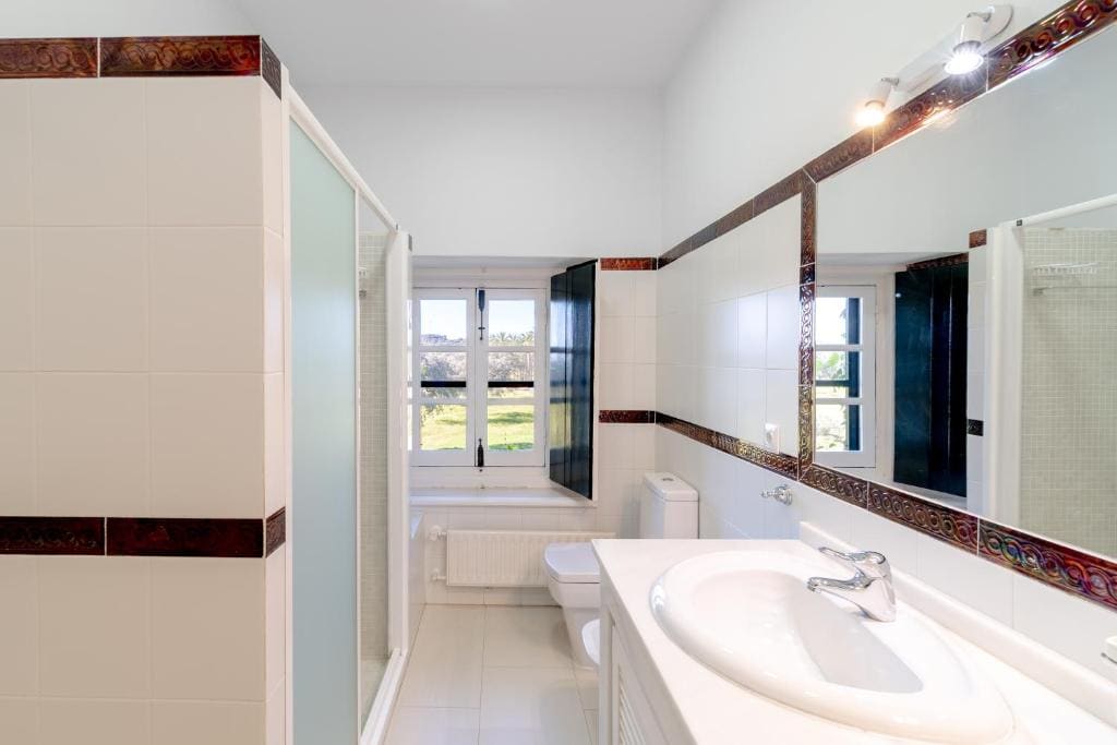 Deluxe Suite room - Image 3