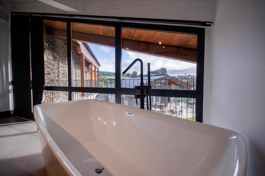 Family Suite with Balcony room - Image 3