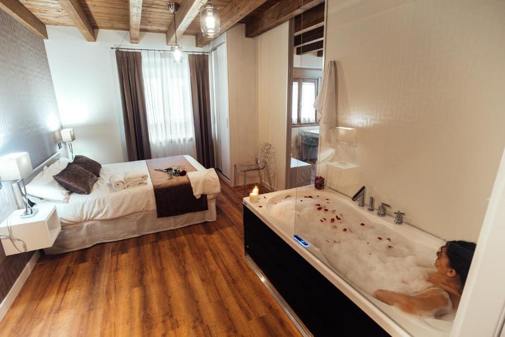 Deluxe Apartment room - Image 3