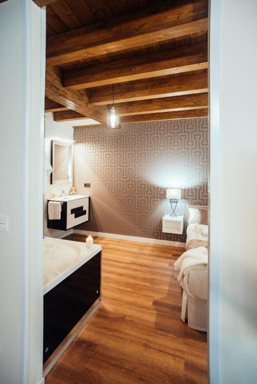 Deluxe Apartment room - Image 1