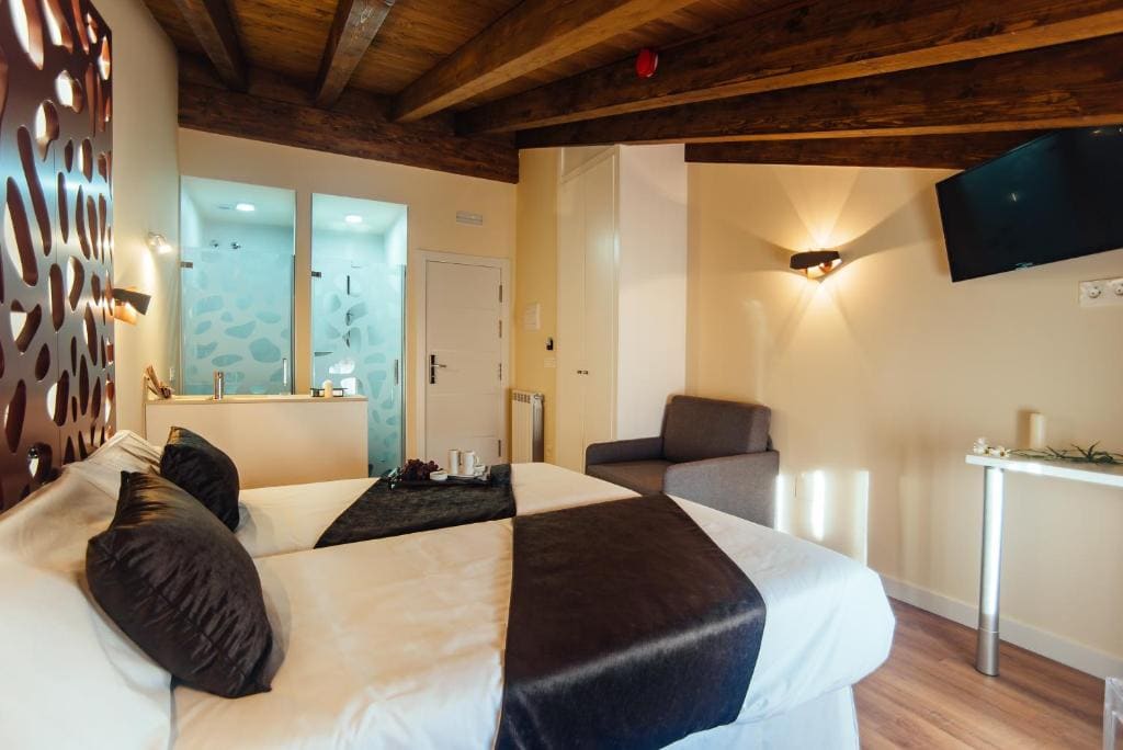 Superior Double Room room - Image 1