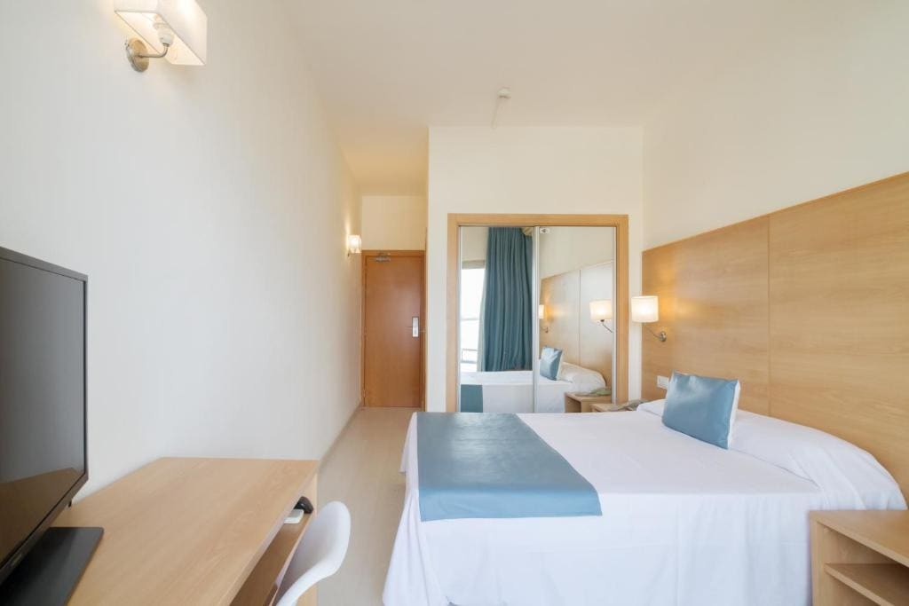 Double or Twin Room room - Image 3