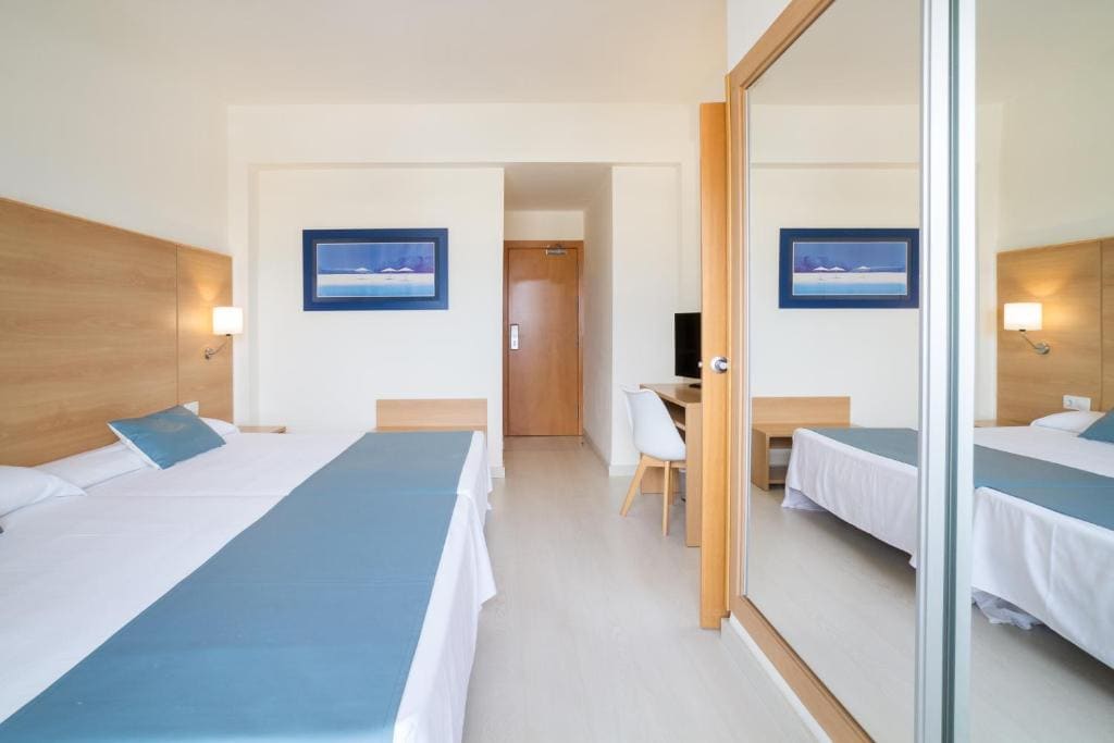 Family Room room - Image 1