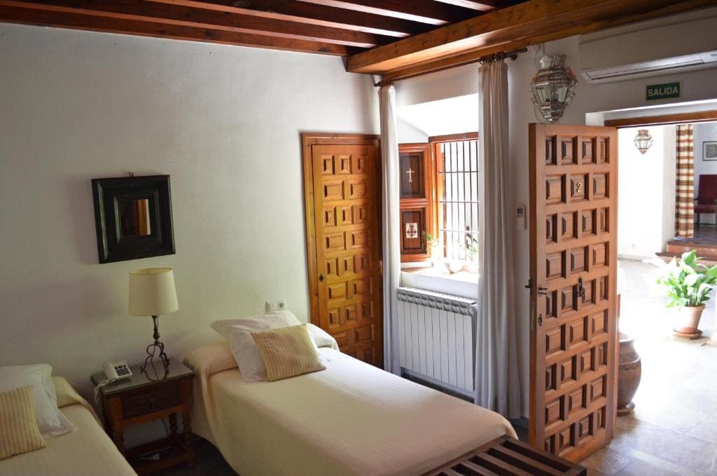 Basic Double or Twin Room - Ground Floor room - Image 3