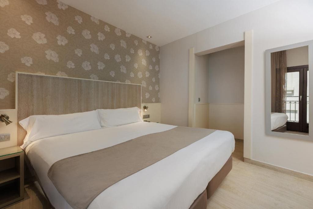 Double or Twin Room room - Image 1