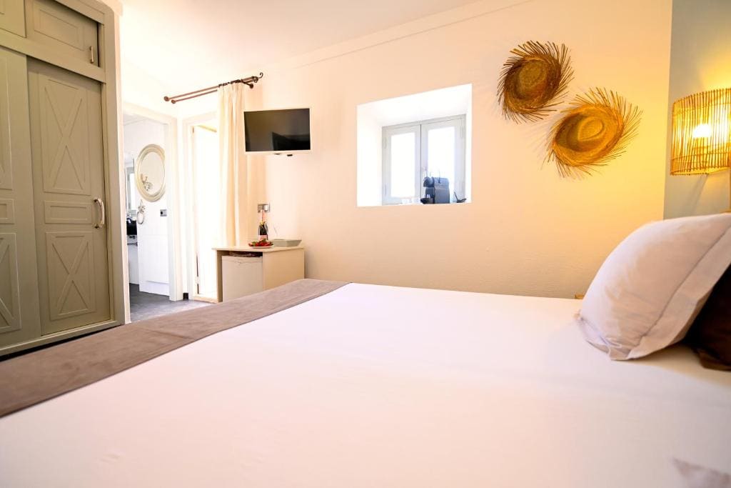 Double Room with Terrace room - Image 3