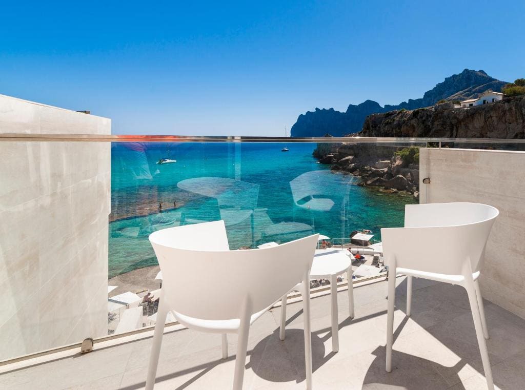 Double Room with Sea View room - Image 1
