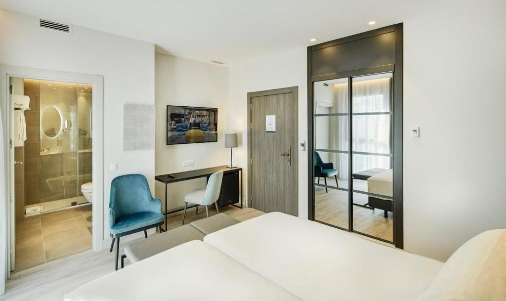 Double or Twin Room room - Image 2