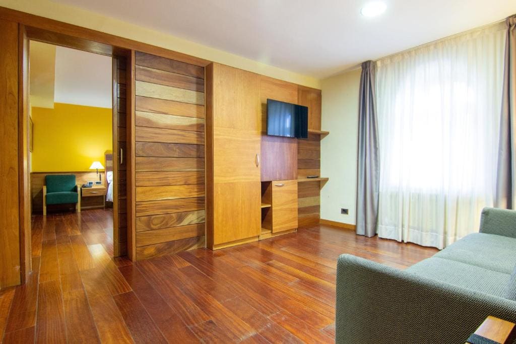 Suite room - Image 3